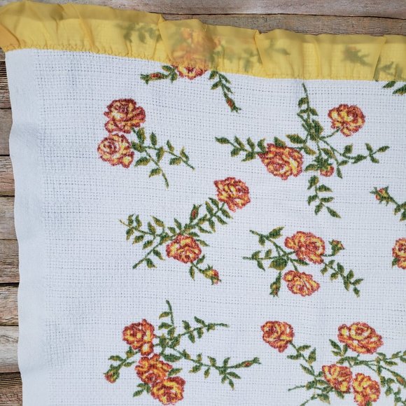 Vintage 70s Woven Cotton Blanket / Throw with floral design - Picture 2 of 11